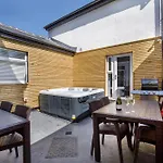 Walpole Retreat - Hot Tub Games Sleeps 4