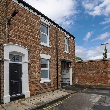 Tatil Evi Walpole Retreat - Hot Tub Games Sleeps 4