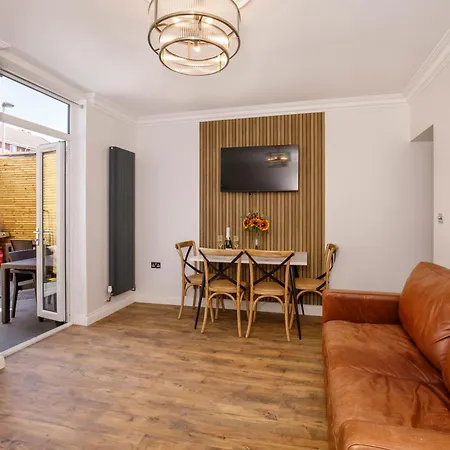 Walpole Retreat - Hot Tub Games Sleeps 4 York